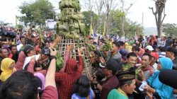Ritual Unik di Semarang: Memberi Makan Monyet Goa Kreo dalam Sesaji Rewanda